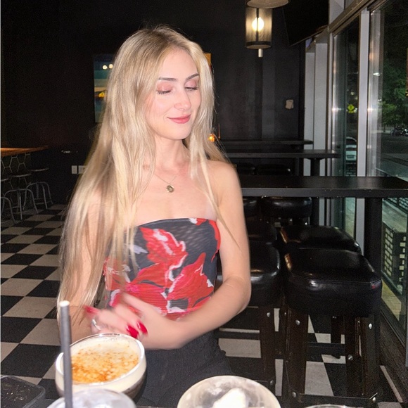 White Fox Boutique Red and Black Floral Set - Picture 4 of 4